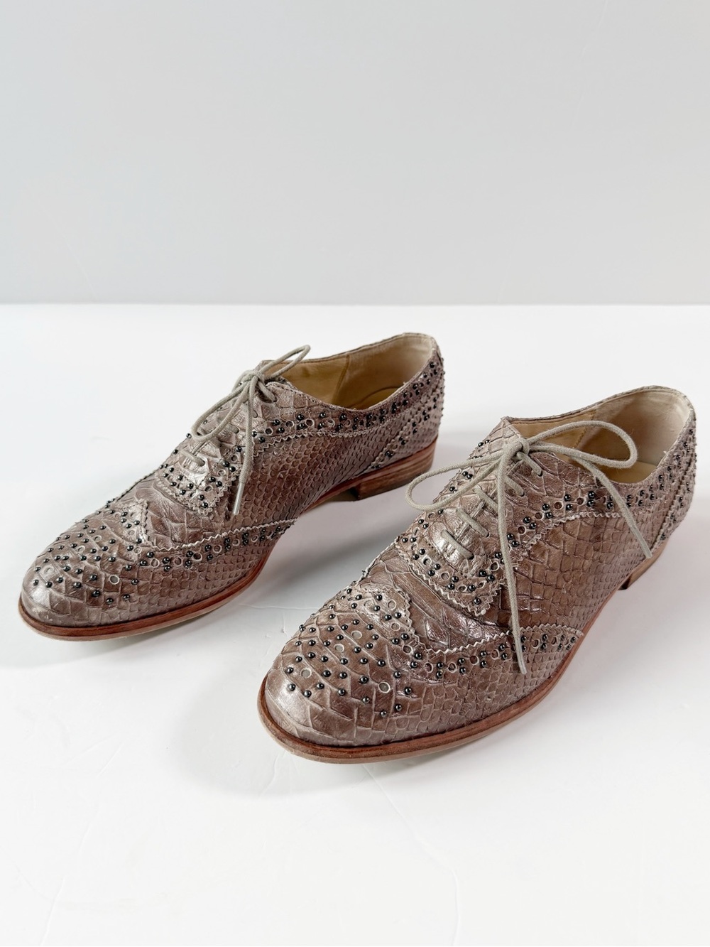 Clarks Woman Leather Snake Textured Print Studded Oxford Shoes UK4/US6 Preppy